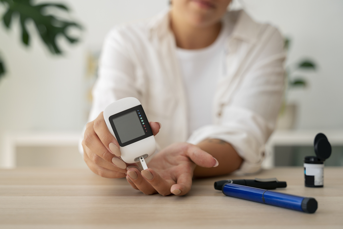 Идеальный уровень сахара в крови: как правильно пользоваться глюкометром